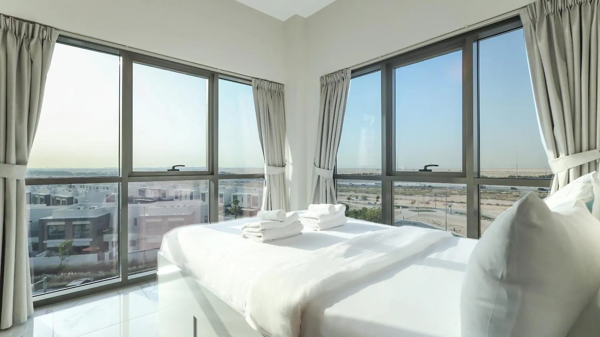 Elite Lux Holiday Homes - Cozy 2Br Getaway - Minutes From Expo City Dubai